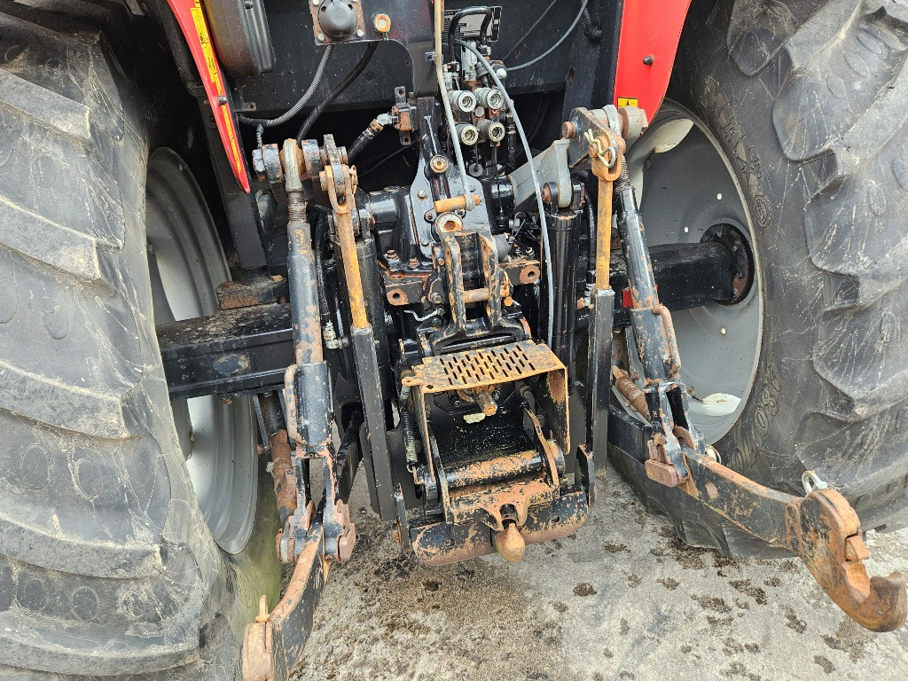 MF 5445 Manual Shuttle - Tractor: foto 4 MF 5445 Manual Shuttle - Tractor: foto 4