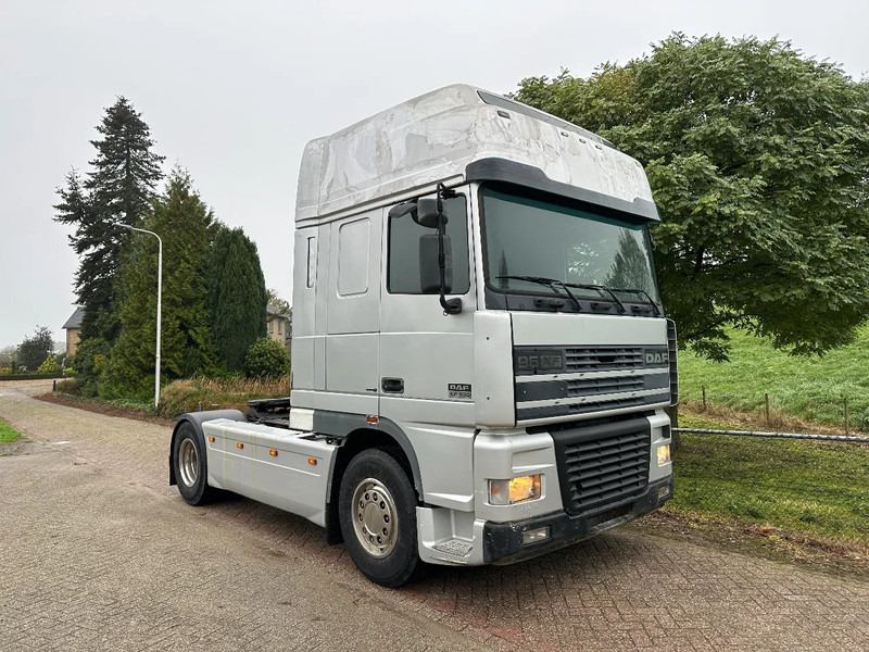 DAF XF 530 4X2 Manual EUR3 LOW KM - Cabeza tractora: foto 5 DAF XF 530 4X2 Manual EUR3 LOW KM - Cabeza tractora: foto 5