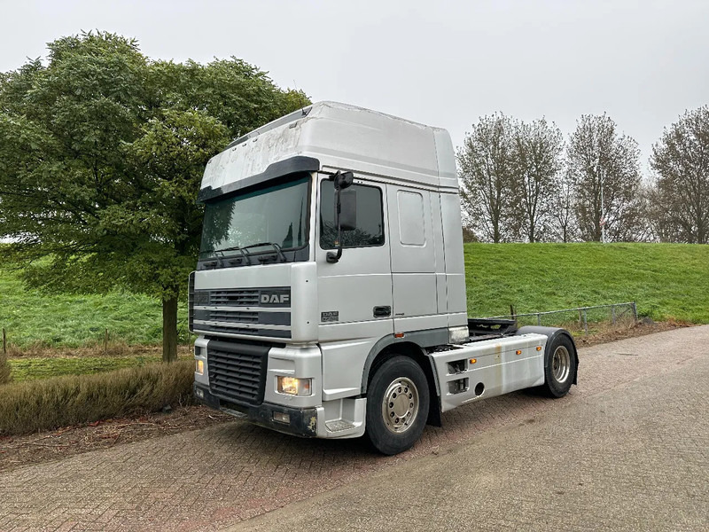 DAF XF 530 4X2 Manual EUR3 LOW KM - Cabeza tractora: foto 1 DAF XF 530 4X2 Manual EUR3 LOW KM - Cabeza tractora: foto 1