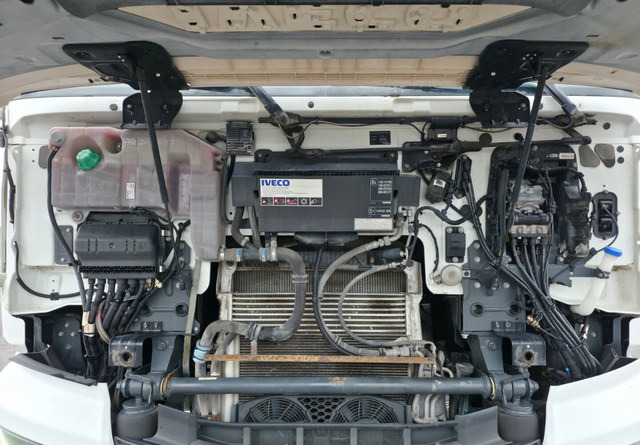 Cabeza tractora IvecoS-Way 460 4x2 LNG / LBG: foto 13 Cabeza tractora IvecoS-Way 460 4x2 LNG / LBG: foto 13