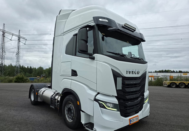 Cabeza tractora IvecoS-Way 460 4x2 LNG / LBG: foto 6 Cabeza tractora IvecoS-Way 460 4x2 LNG / LBG: foto 6