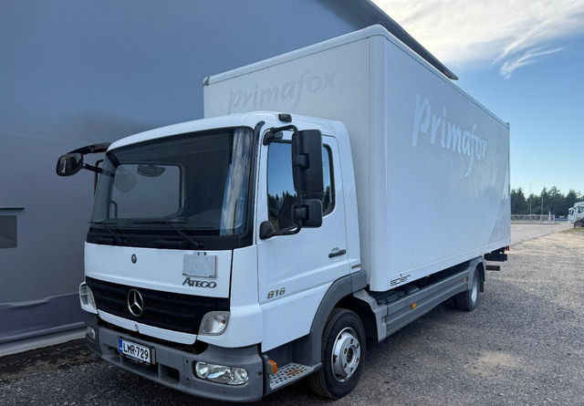 Mercedes-BenzAtego - Camión caja cerrada: foto 1 Mercedes-BenzAtego - Camión caja cerrada: foto 1