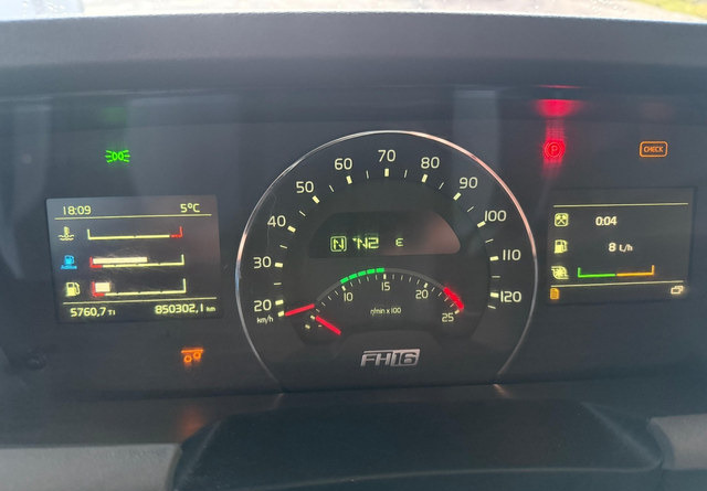 Camión multibasculante VolvoFH16 750 8X4: foto 13 Camión multibasculante VolvoFH16 750 8X4: foto 13