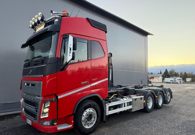 VolvoFH16 750 8X4 - Camión multibasculante: foto 1 VolvoFH16 750 8X4 - Camión multibasculante: foto 1