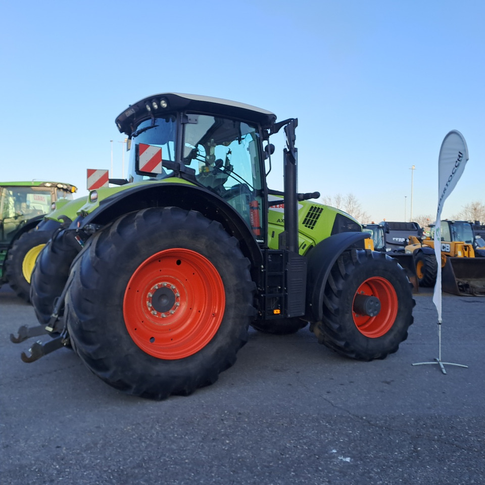 CLAAS 830 AXION - Tractor: foto 2 CLAAS 830 AXION - Tractor: foto 2