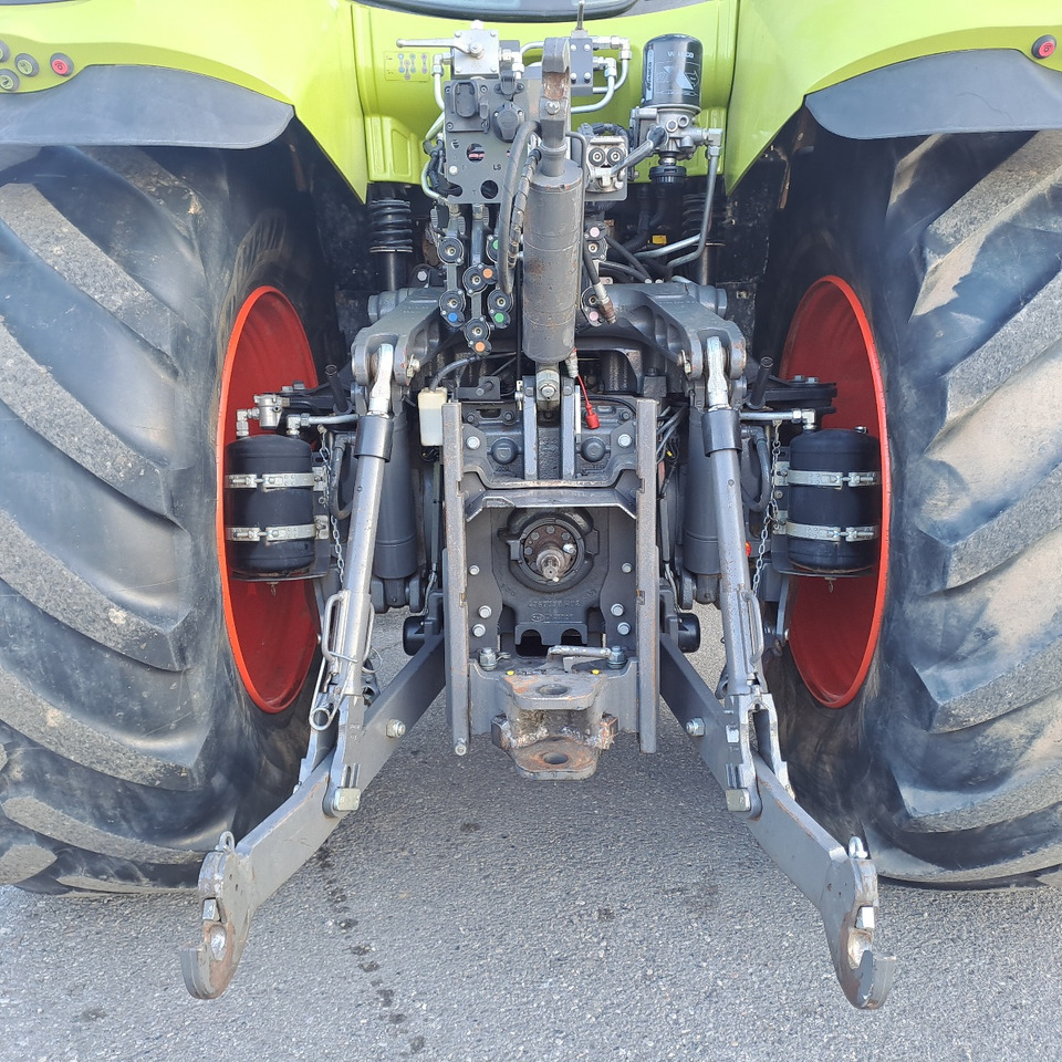 CLAAS 830 AXION - Tractor: foto 5 CLAAS 830 AXION - Tractor: foto 5