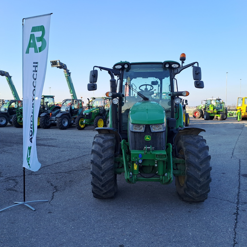 JOHN DEERE 5125R - Tractor: foto 3 JOHN DEERE 5125R - Tractor: foto 3