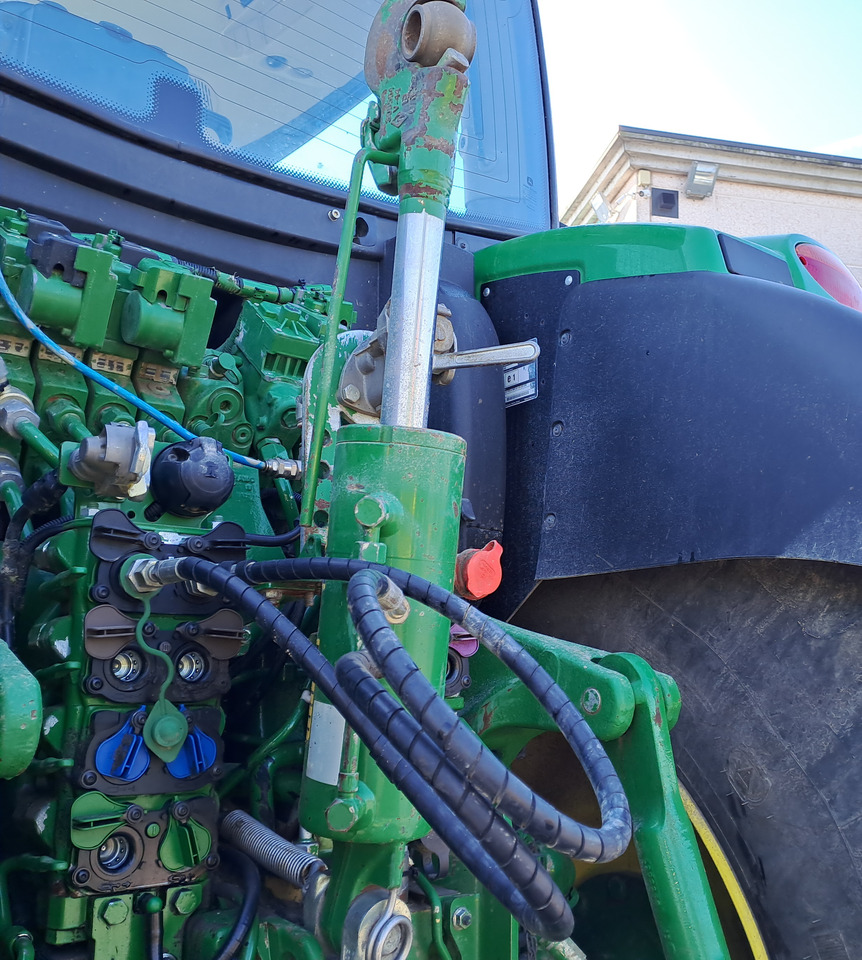 Leasing de  JOHN DEERE 6215R - ASTA AGRIBERTOCCHI JOHN DEERE 6215R - ASTA AGRIBERTOCCHI: foto 6