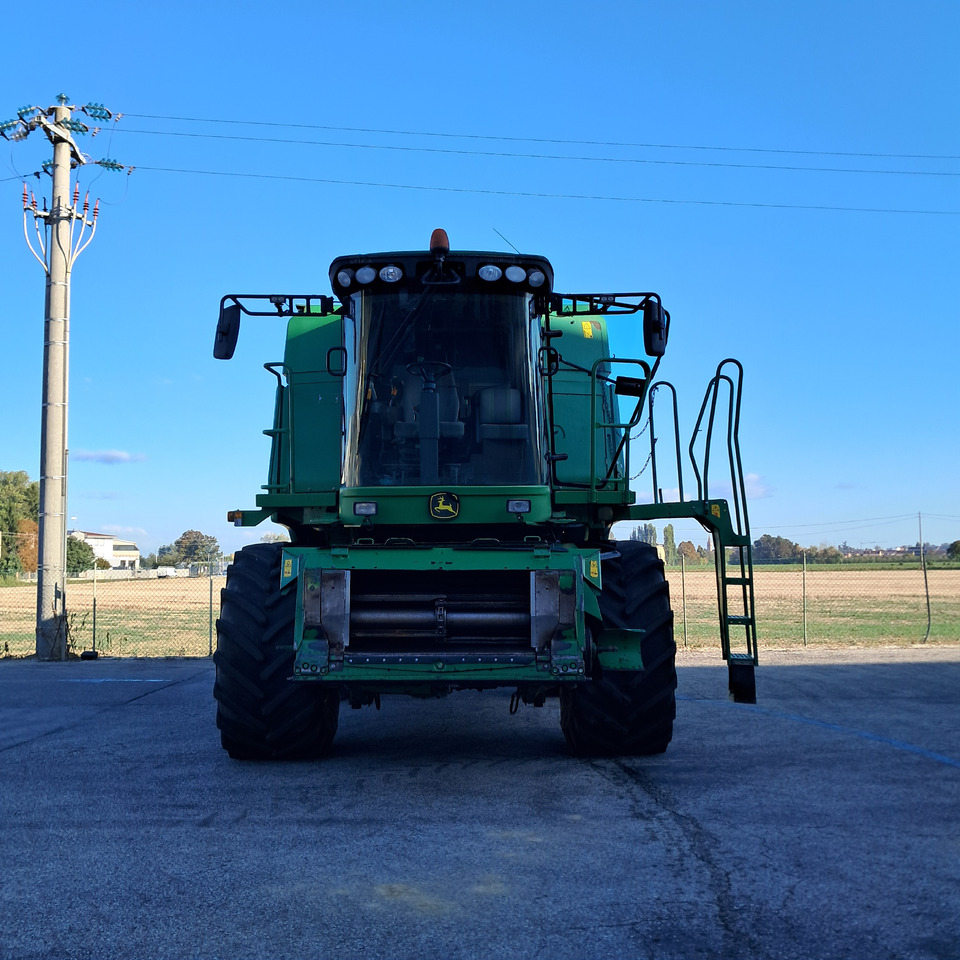 Cosechadora de granos JOHN DEERE C670: foto 8