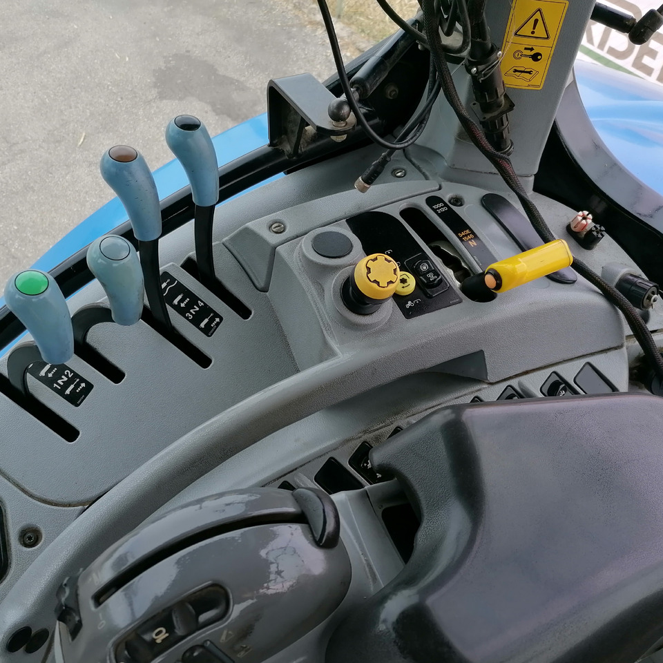 Tractor NEW HOLLAND 6090: foto 10