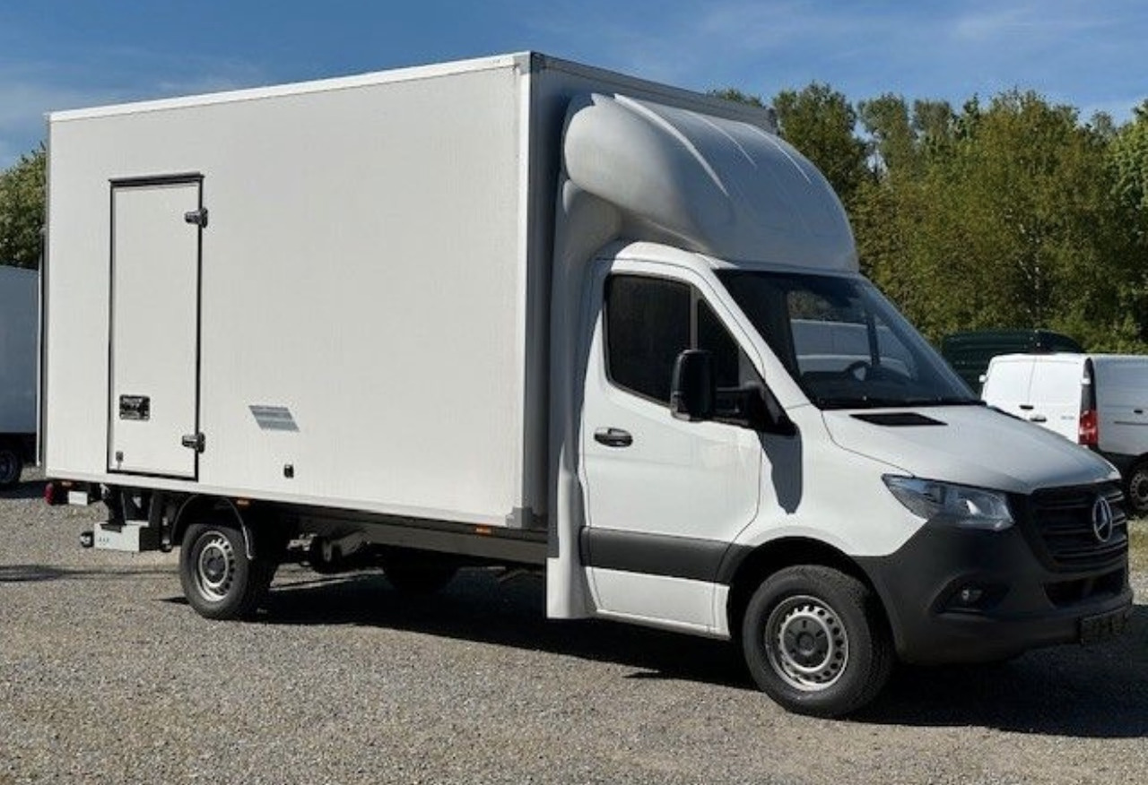 MERCEDES-BENZ Sprinter 317 CDI - Camión caja cerrada: foto 1 MERCEDES-BENZ Sprinter 317 CDI - Camión caja cerrada: foto 1