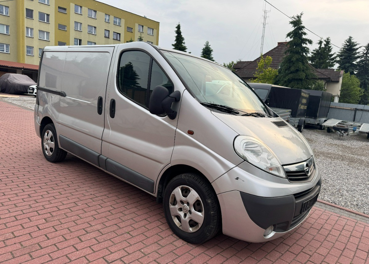 Opel Vivaro L1H1 Blaszak 3 osobowy Klimatyzacja - Furgón: foto 3 Opel Vivaro L1H1 Blaszak 3 osobowy Klimatyzacja - Furgón: foto 3