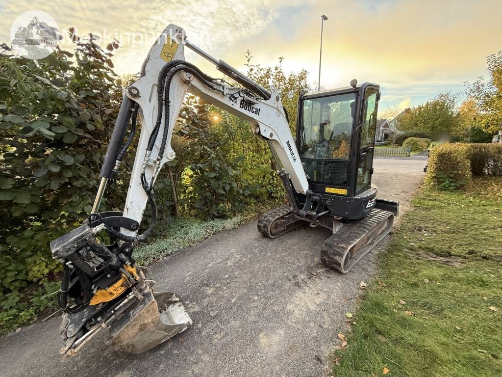 Bobcat E 27 + Släp - Miniexcavadora: foto 1 Bobcat E 27 + Släp - Miniexcavadora: foto 1