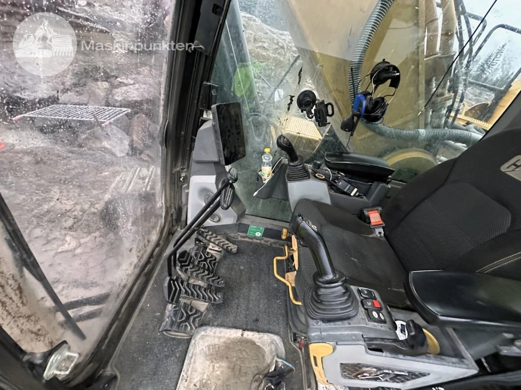 Excavadora de cadenas CAT 352: foto 15