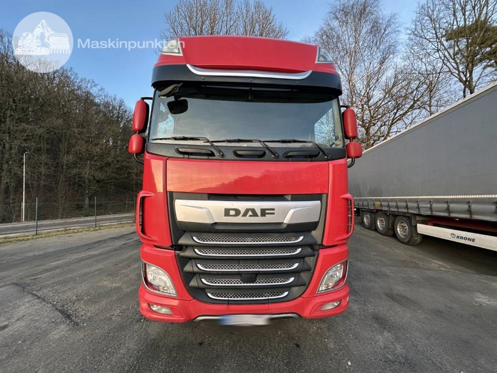 DAF XF 530 - Camión portacontenedore/ Intercambiable: foto 5 DAF XF 530 - Camión portacontenedore/ Intercambiable: foto 5