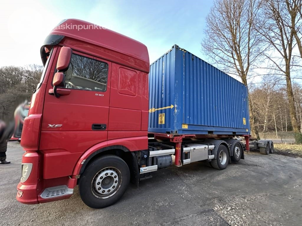DAF XF 530 - Camión portacontenedore/ Intercambiable: foto 2 DAF XF 530 - Camión portacontenedore/ Intercambiable: foto 2