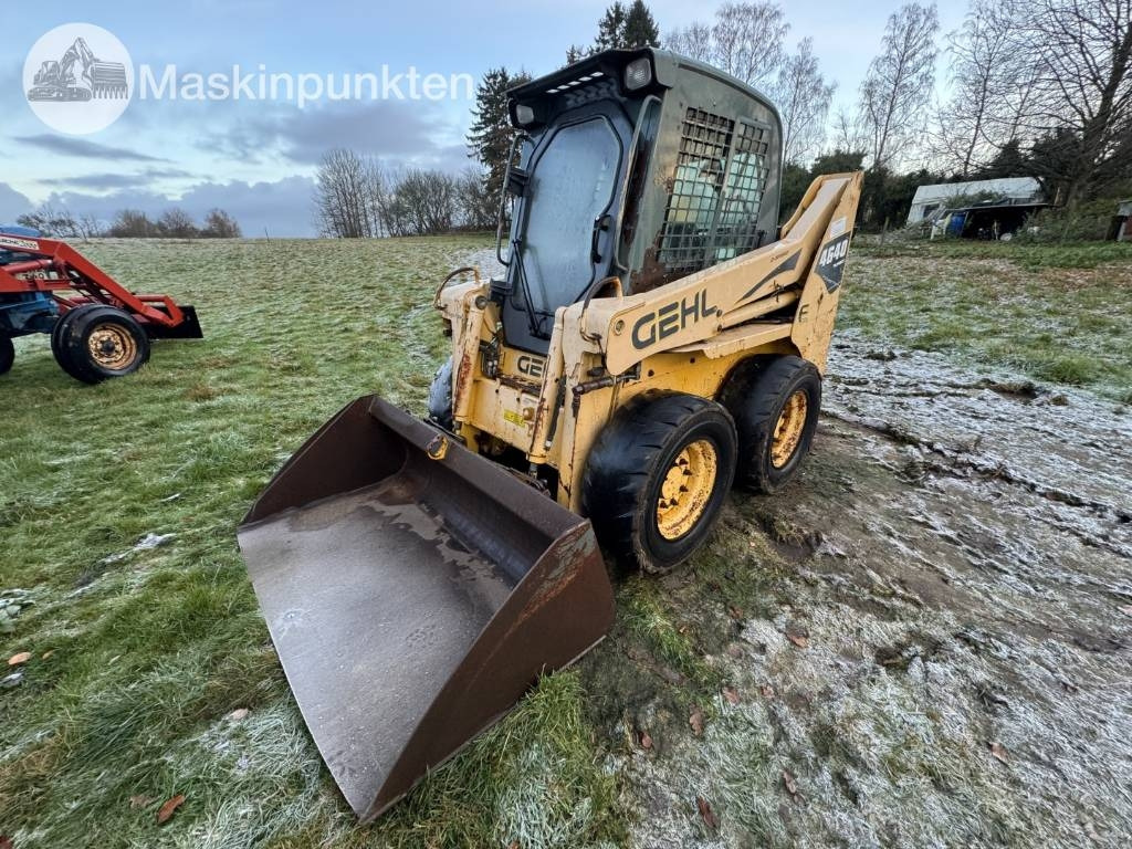 Gehl 4640 Turbo med grävaggregat - Minicargadora: foto 1 Gehl 4640 Turbo med grävaggregat - Minicargadora: foto 1