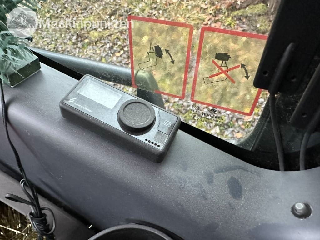 Excavadora de ruedas Komatsu PW 148-11 med vagn och redskap: foto 27