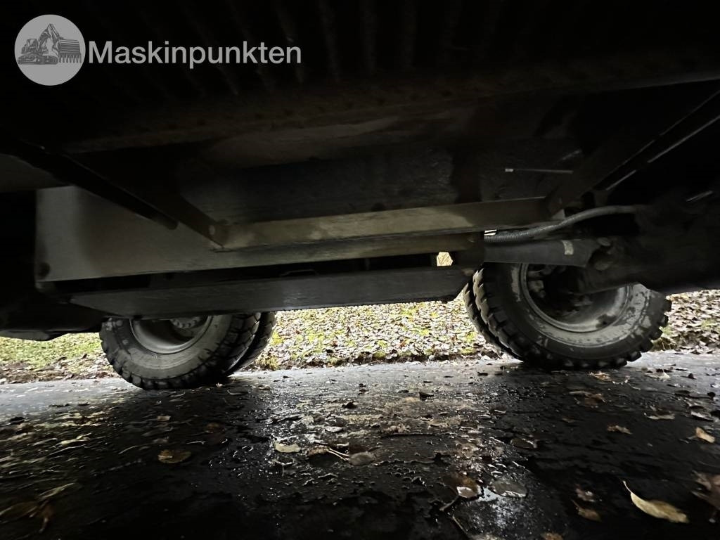 Excavadora de ruedas Komatsu PW 148-11 med vagn och redskap: foto 34