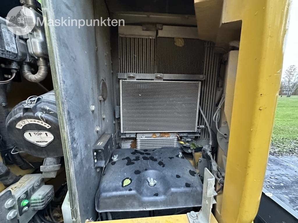 Excavadora de ruedas Komatsu PW 148-11 med vagn och redskap: foto 42