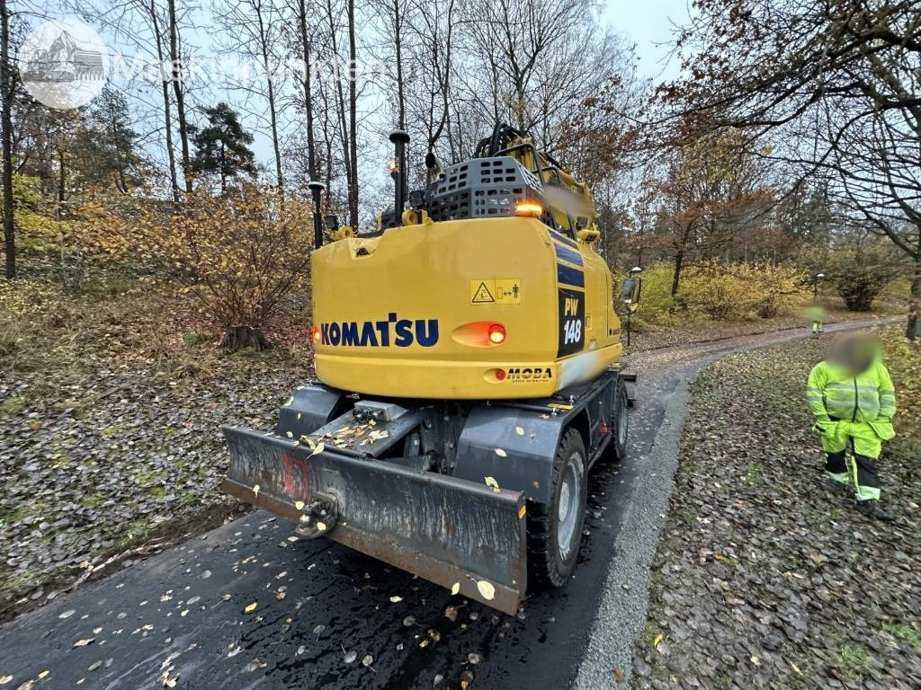 Excavadora de ruedas Komatsu PW 148-11 med vagn och redskap: foto 6