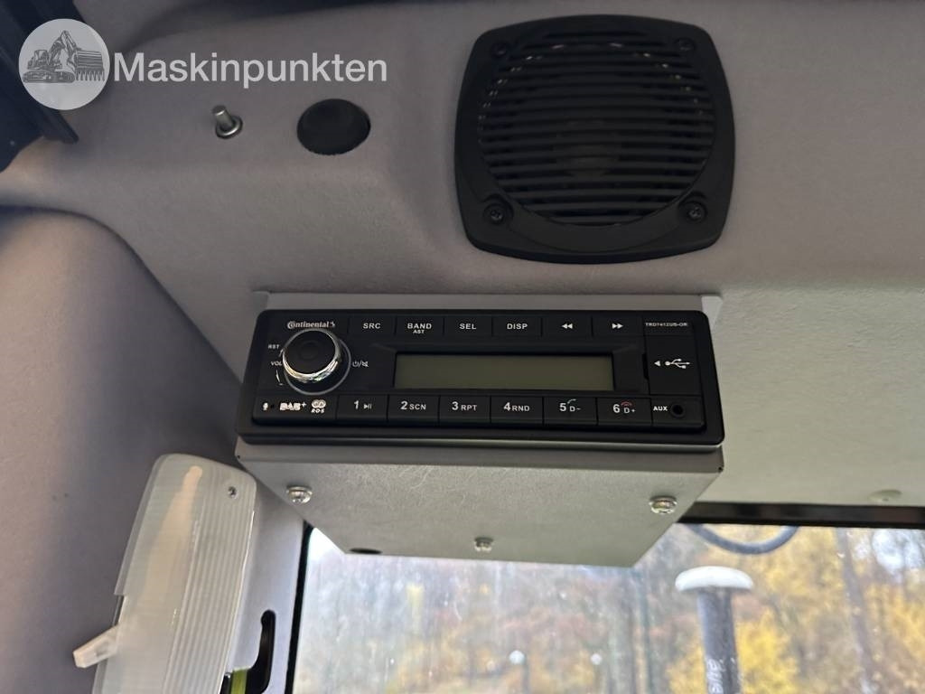 Excavadora de ruedas Komatsu PW 148-11 med vagn och redskap: foto 26