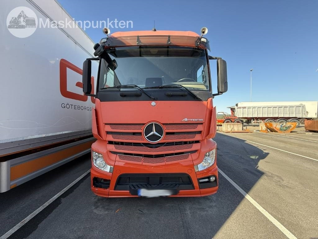 Mercedes-Benz Actros 2551 - Camión frigorífico: foto 2 Mercedes-Benz Actros 2551 - Camión frigorífico: foto 2