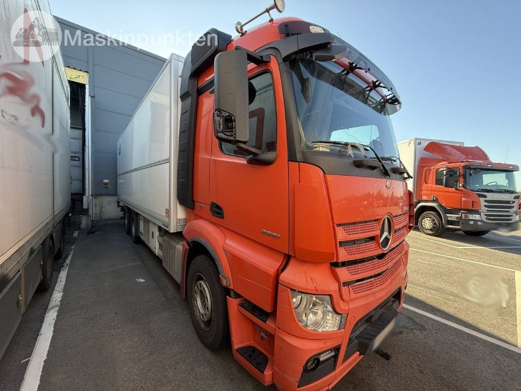Mercedes-Benz Actros 2551 - Camión frigorífico: foto 3 Mercedes-Benz Actros 2551 - Camión frigorífico: foto 3