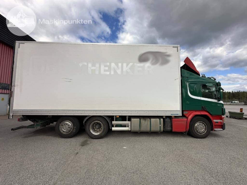 Scania P 450 LB - Camión caja cerrada: foto 4 Scania P 450 LB - Camión caja cerrada: foto 4