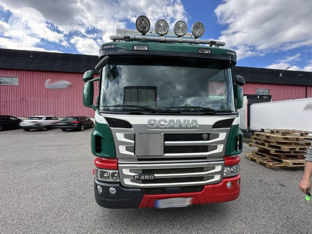Scania P 450 LB - Camión caja cerrada: foto 2 Scania P 450 LB - Camión caja cerrada: foto 2