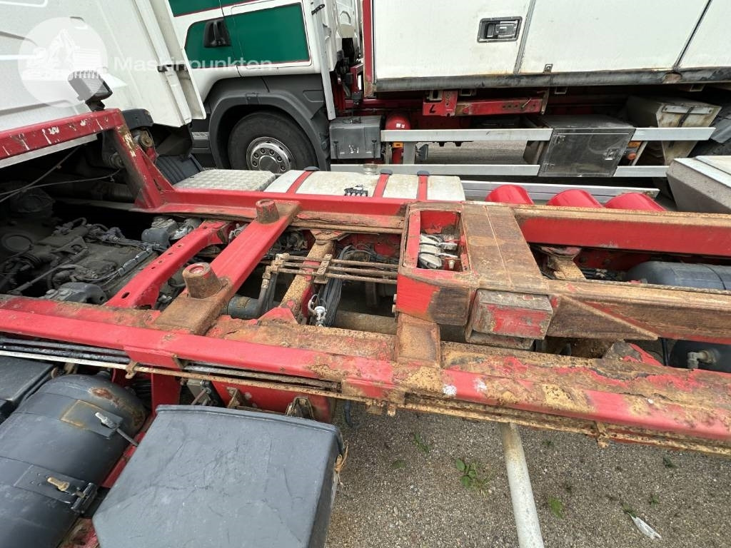 Camión portacontenedore/ Intercambiable Scania R 124 LB: foto 27