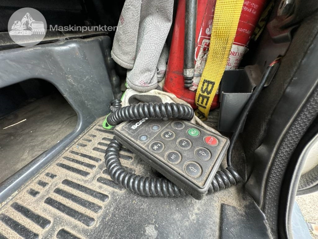 Camión portacontenedore/ Intercambiable Scania R 124 LB: foto 36