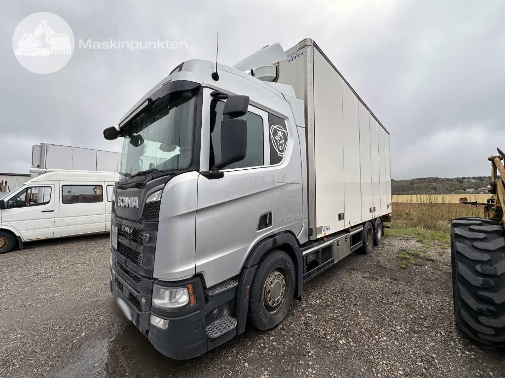 Scania R 520 - Camión caja cerrada: foto 1 Scania R 520 - Camión caja cerrada: foto 1