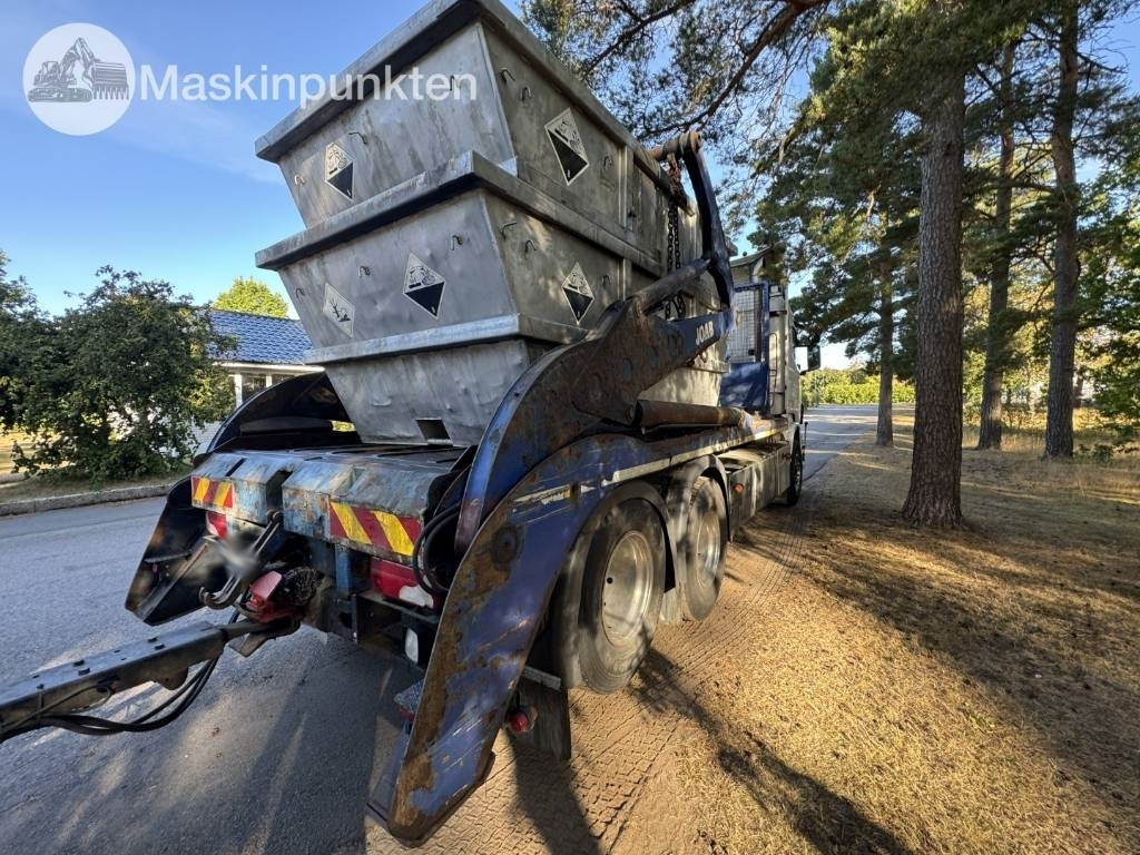 Scania R 560 LB  - Camión portacontenedor de cadenas: foto 4 Scania R 560 LB  - Camión portacontenedor de cadenas: foto 4