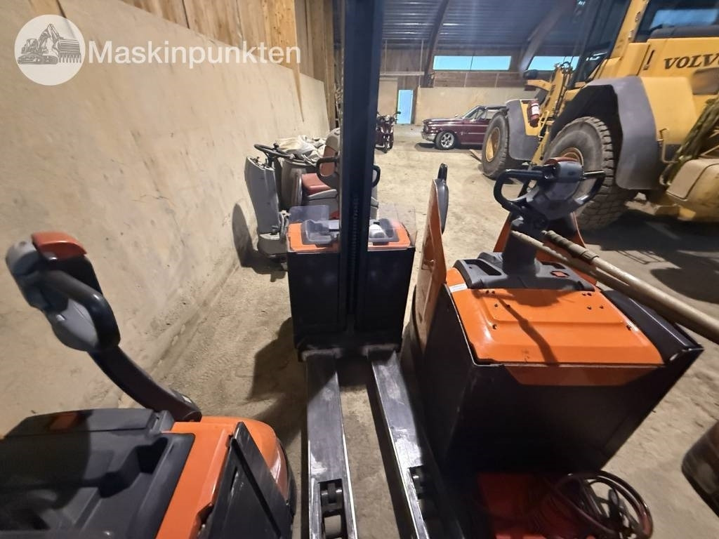 Toyota BT SWE 80 L - Carretilla elevadora eléctrica: foto 5 Toyota BT SWE 80 L - Carretilla elevadora eléctrica: foto 5