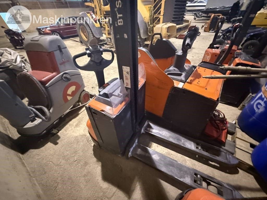 Toyota BT SWE 80 L - Carretilla elevadora eléctrica: foto 4 Toyota BT SWE 80 L - Carretilla elevadora eléctrica: foto 4