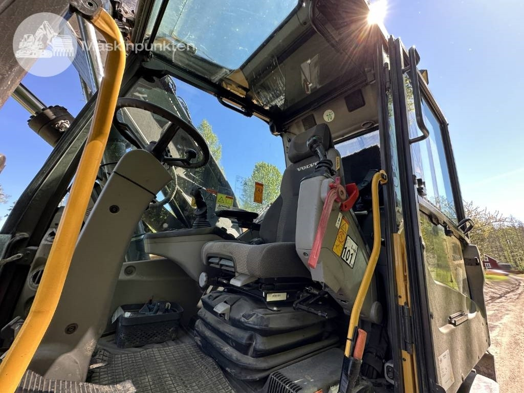 Excavadora de ruedas Volvo EW 140 D: foto 13