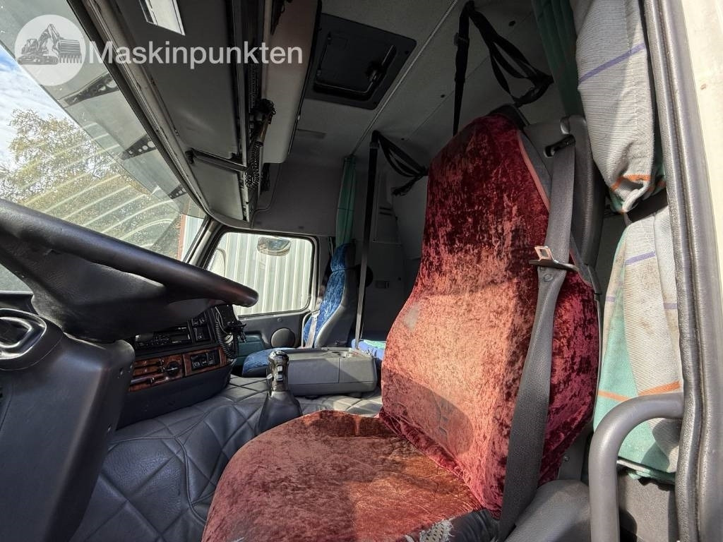 Camión caja cerrada Volvo FM 12: foto 10 Camión caja cerrada Volvo FM 12: foto 10