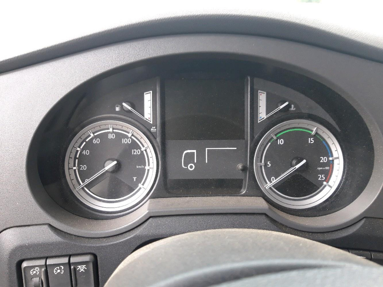 Cabeza tractora DAF XF510: foto 14