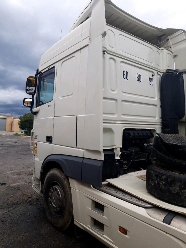 Cabeza tractora DAF XF510: foto 8