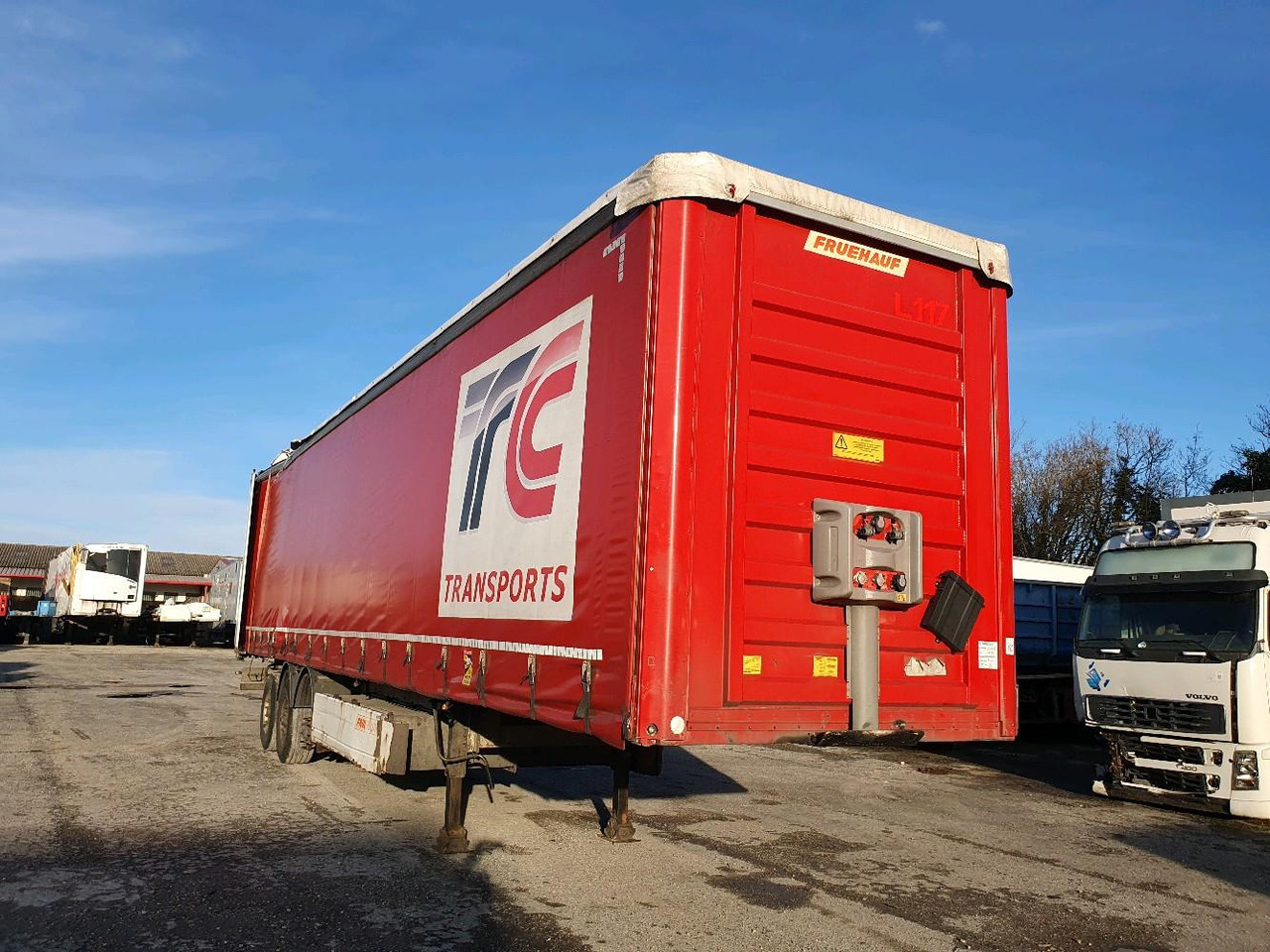 FRUEHAUF SEMI SAVOYARDE FST4FC - Semirremolque lona: foto 1 FRUEHAUF SEMI SAVOYARDE FST4FC - Semirremolque lona: foto 1