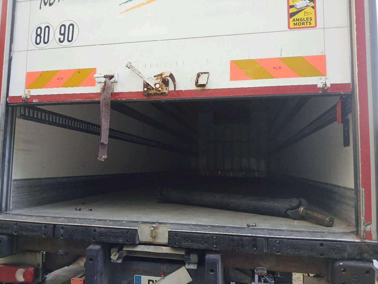 IVECO PORTEUR FRIGO 190E32 - Camión frigorífico: foto 5 IVECO PORTEUR FRIGO 190E32 - Camión frigorífico: foto 5