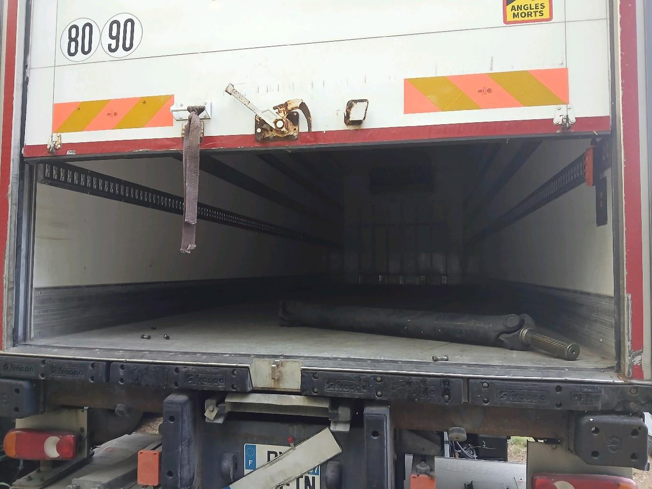 IVECO PORTEUR FRIGO 190E32 - Camión frigorífico: foto 2 IVECO PORTEUR FRIGO 190E32 - Camión frigorífico: foto 2