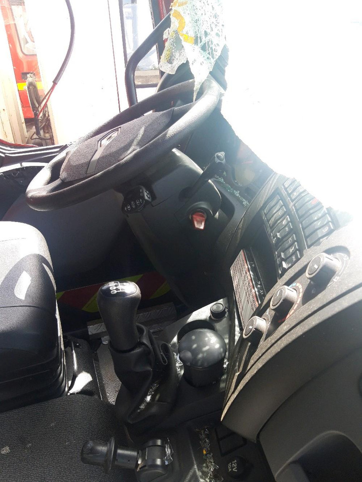 Camión de bomberos RENAULT D 4X4 TOUT-TERRAIN INCENDIE: foto 15 Camión de bomberos RENAULT D 4X4 TOUT-TERRAIN INCENDIE: foto 15