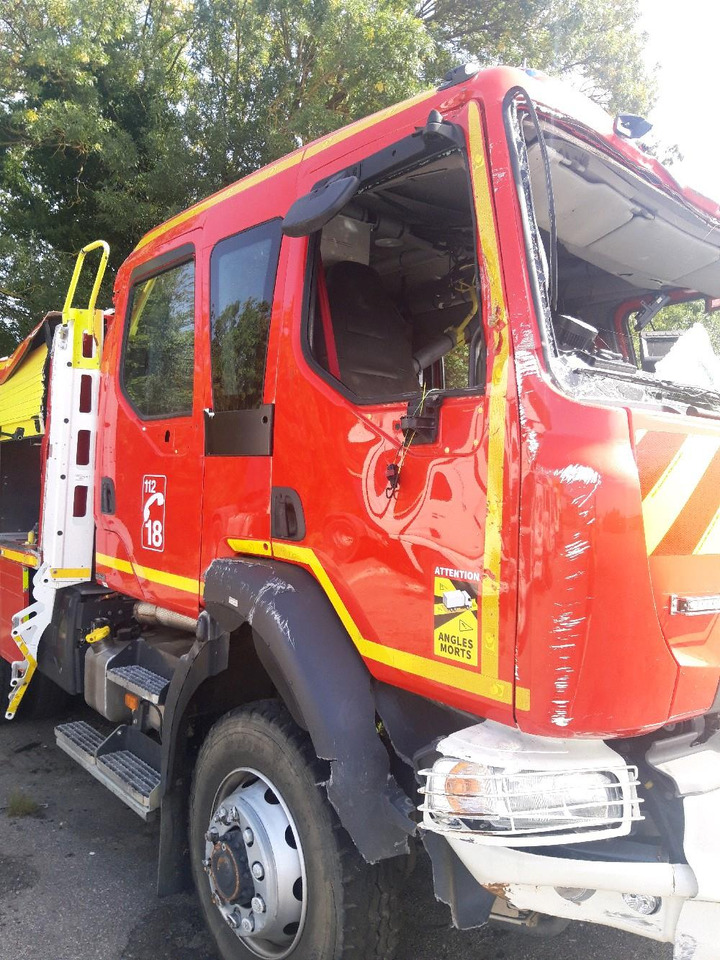 Camión de bomberos RENAULT D 4X4 TOUT-TERRAIN INCENDIE: foto 9 Camión de bomberos RENAULT D 4X4 TOUT-TERRAIN INCENDIE: foto 9