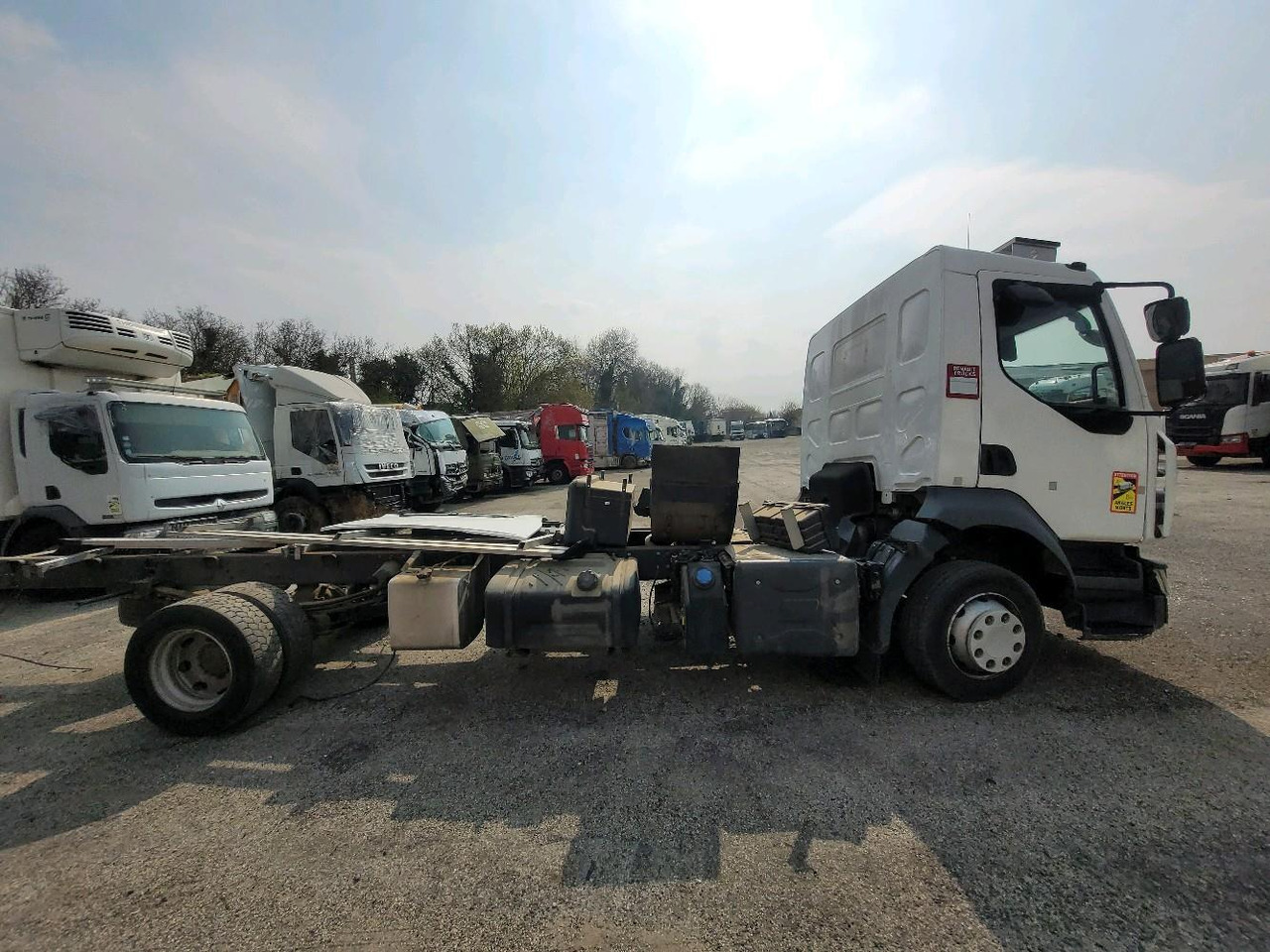 RENAULT D12 - Camión chasis: foto 3 RENAULT D12 - Camión chasis: foto 3