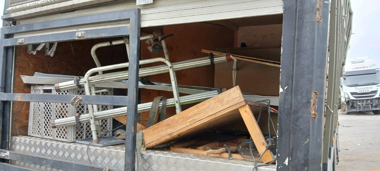 Camión para caballos RENAULT M180 PORTEUR BETAILLERE: foto 6