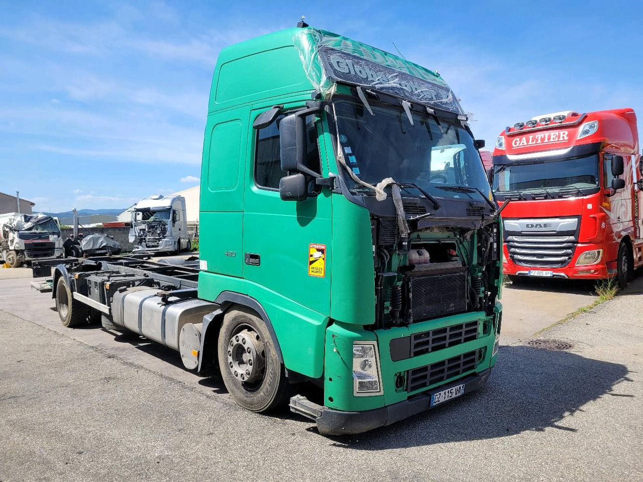 VOLVO FH12 420 GLOBETROTTER - Camión portacontenedore/ Intercambiable: foto 1 VOLVO FH12 420 GLOBETROTTER - Camión portacontenedore/ Intercambiable: foto 1