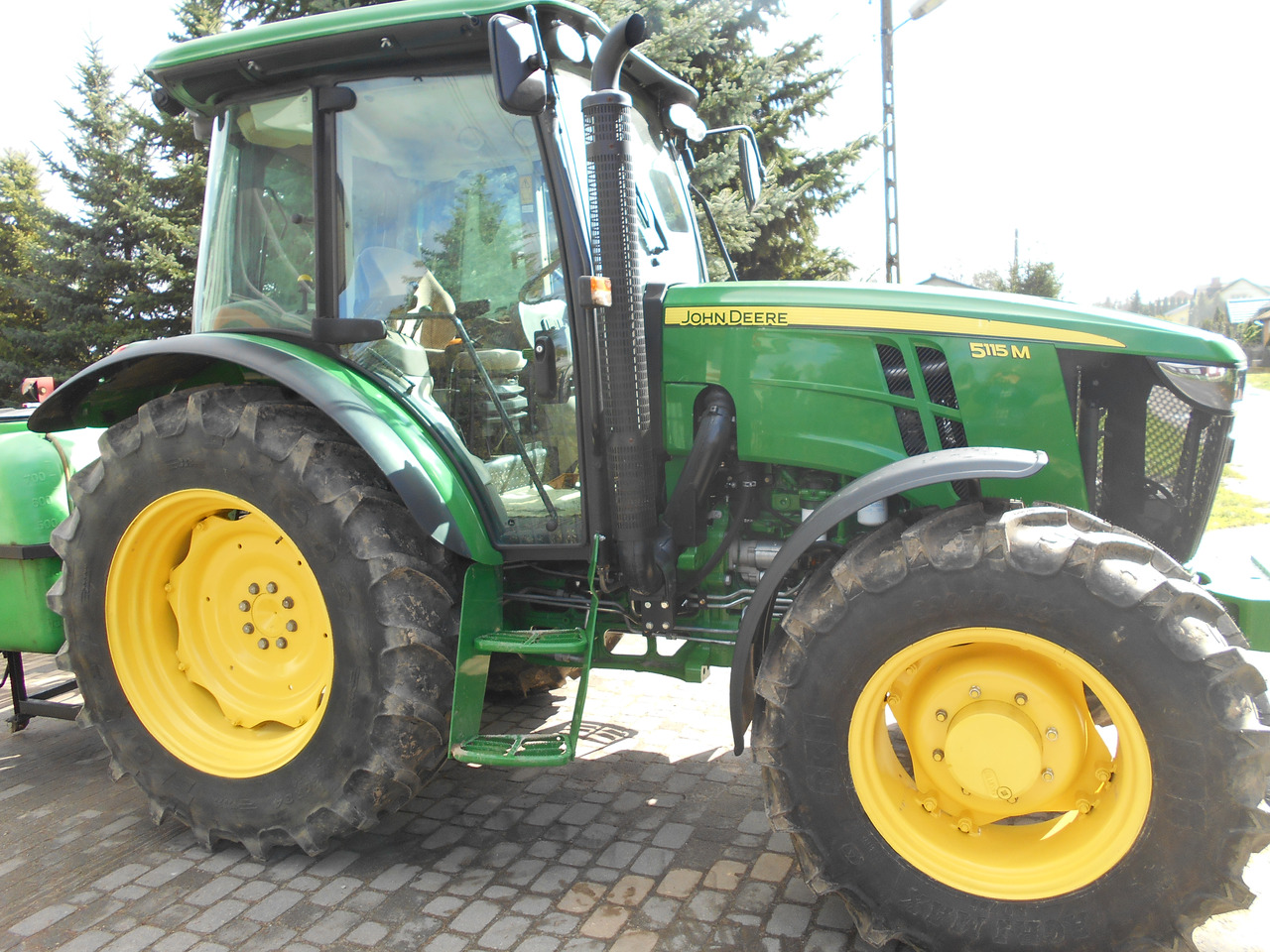 John Deere 5115M - Tractor: foto 2 John Deere 5115M - Tractor: foto 2