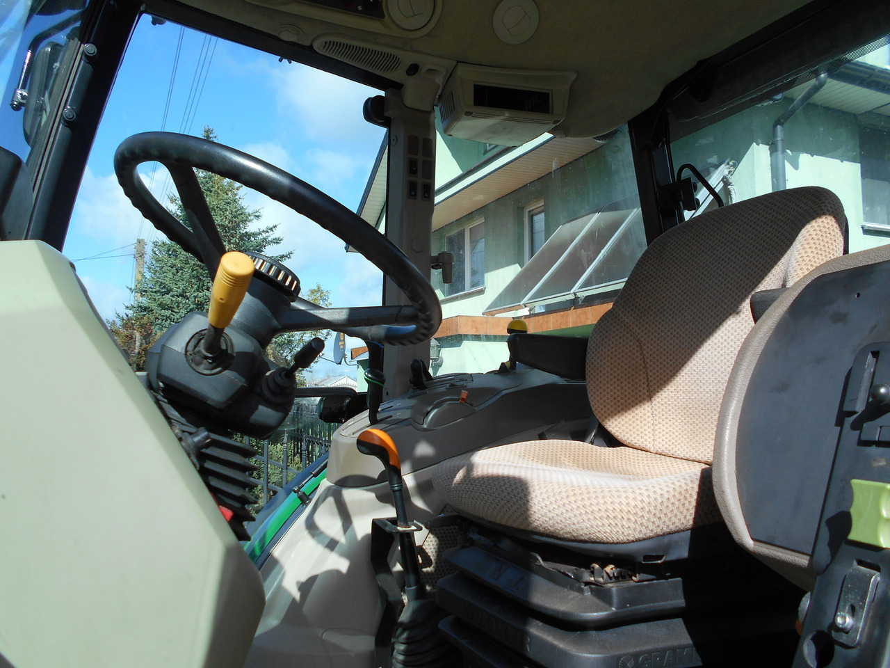 John Deere 5115M - Tractor: foto 5 John Deere 5115M - Tractor: foto 5